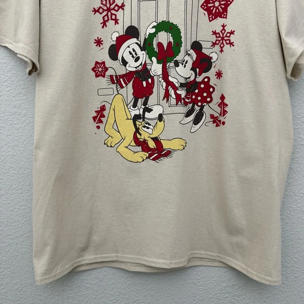 Disney Mickey Mouse & Friends Tis The Season Holiday T-Shirt Size XL NWT